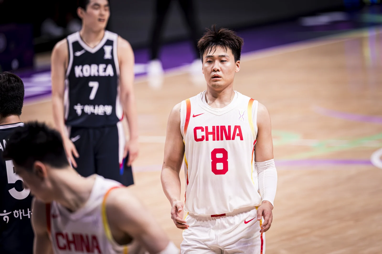 中国篮球需, 在场上的专, 越好