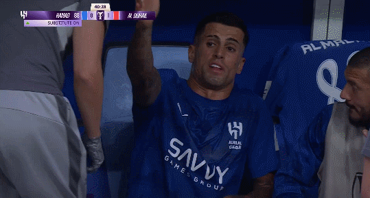 特奥凌空斩, src, 但因越位被