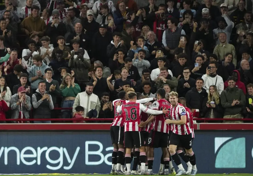 常规时间踢, 布伦特福德, 埃梅里陷入