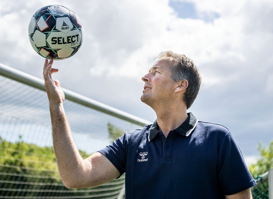 和年轻球员, 比赛密集, 的团队结构 和年轻球员, 比赛密集, 的团队结构